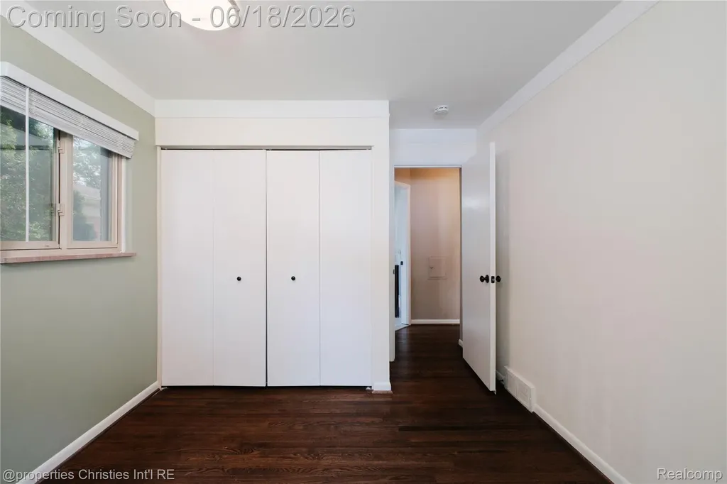 4228 Rosewold Avenue Royal Oak City MI 48073
