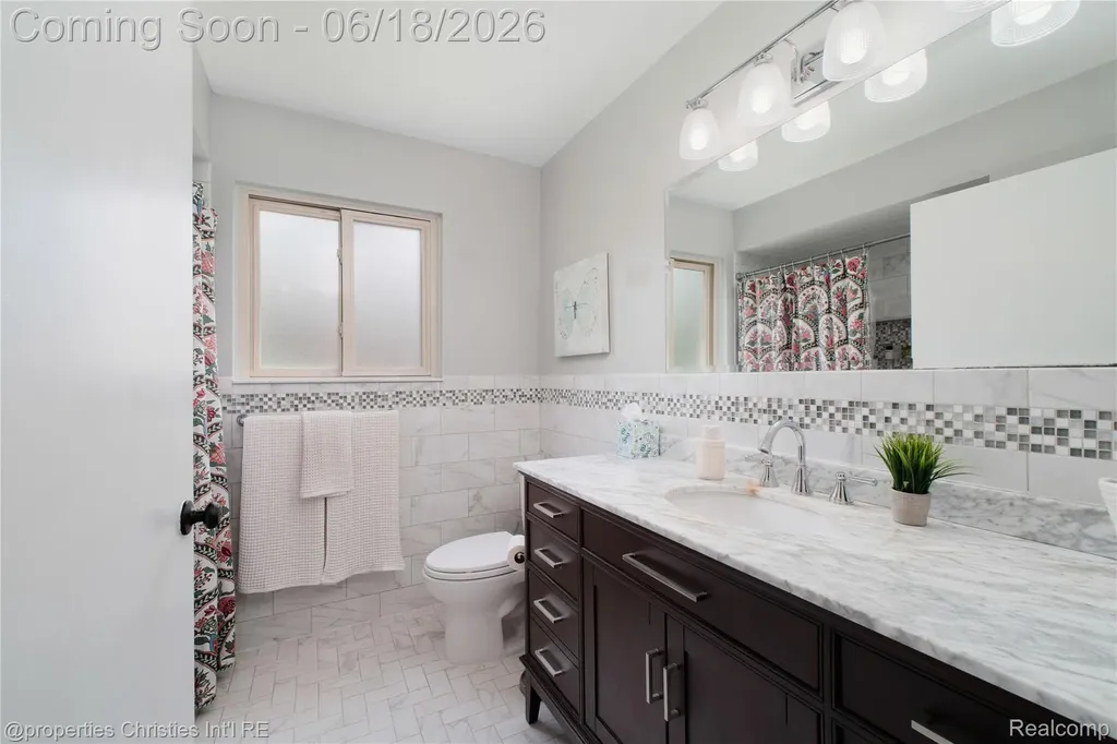 4228 Rosewold Avenue Royal Oak City MI 48073