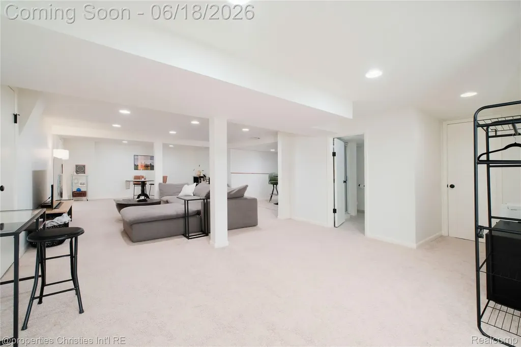 4228 Rosewold Avenue Royal Oak City MI 48073