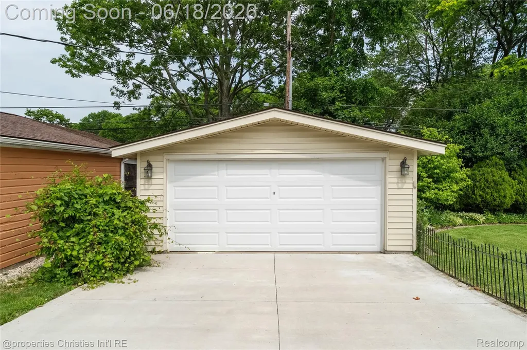 4228 Rosewold Avenue Royal Oak City MI 48073