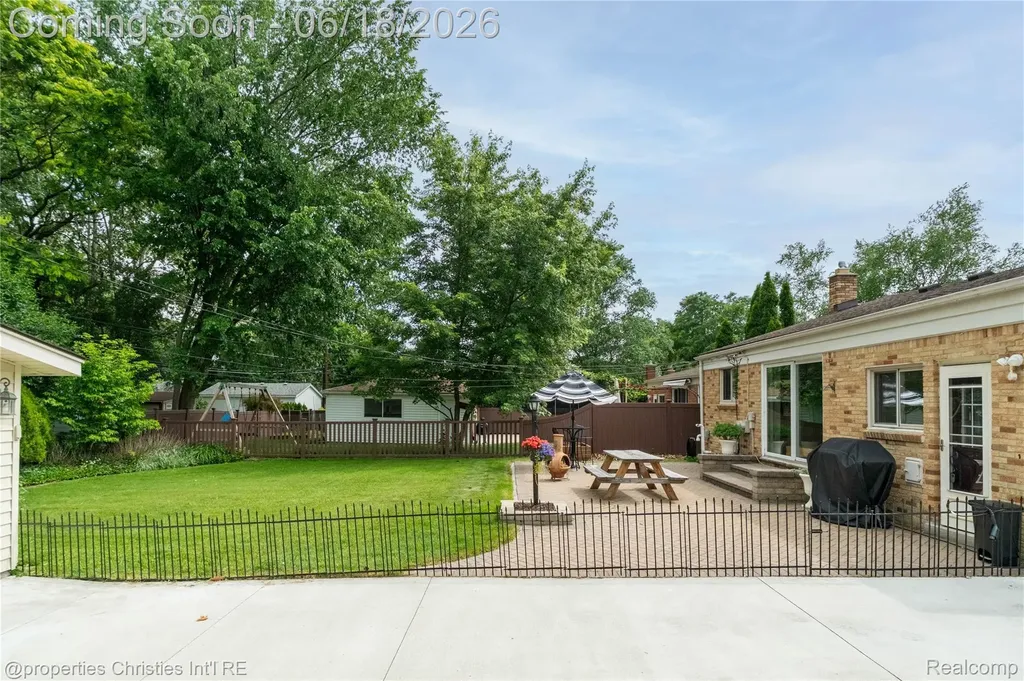 4228 Rosewold Avenue Royal Oak City MI 48073