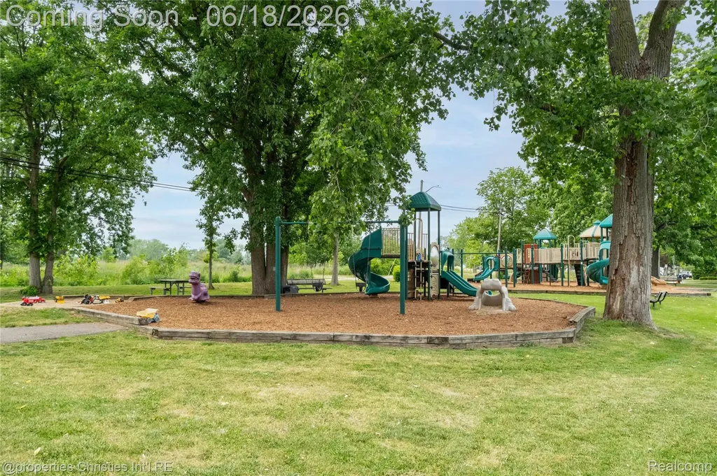 4228 Rosewold Avenue Royal Oak City MI 48073