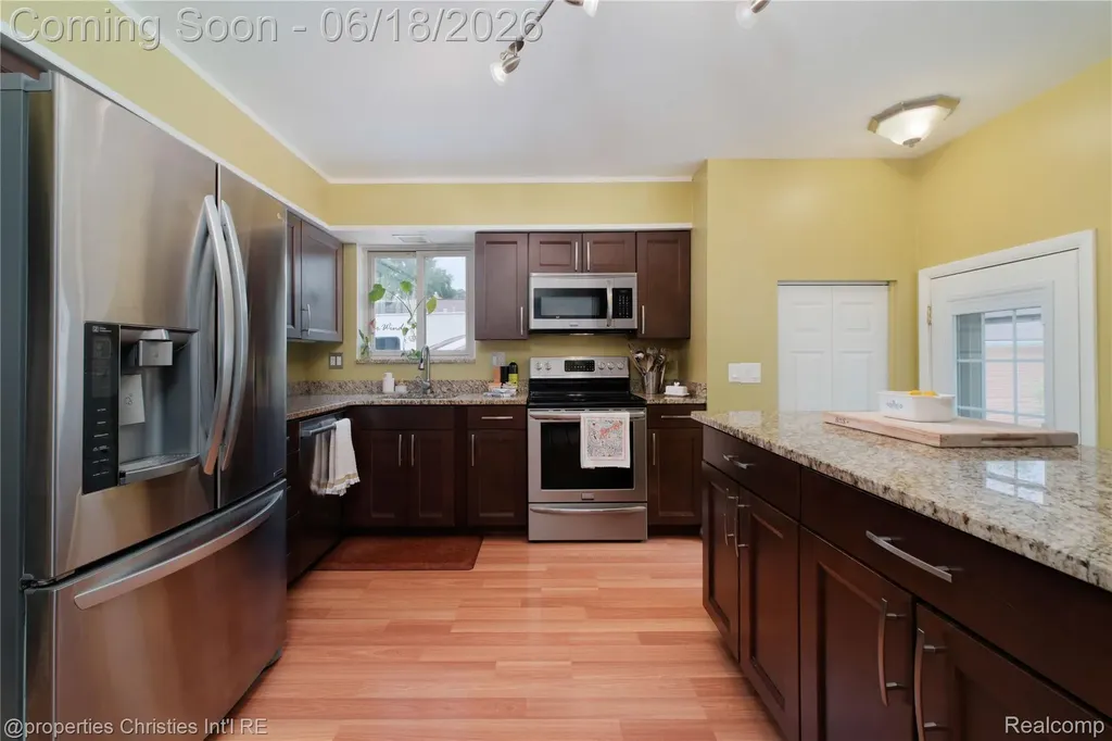 4228 Rosewold Avenue Royal Oak City MI 48073
