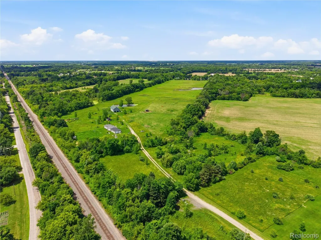12229 Baldwin Road Gaines Township MI 48436