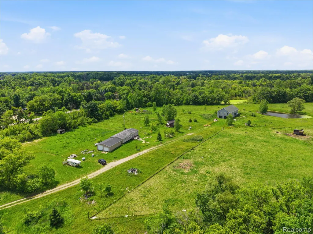 12229 Baldwin Road Gaines Township MI 48436