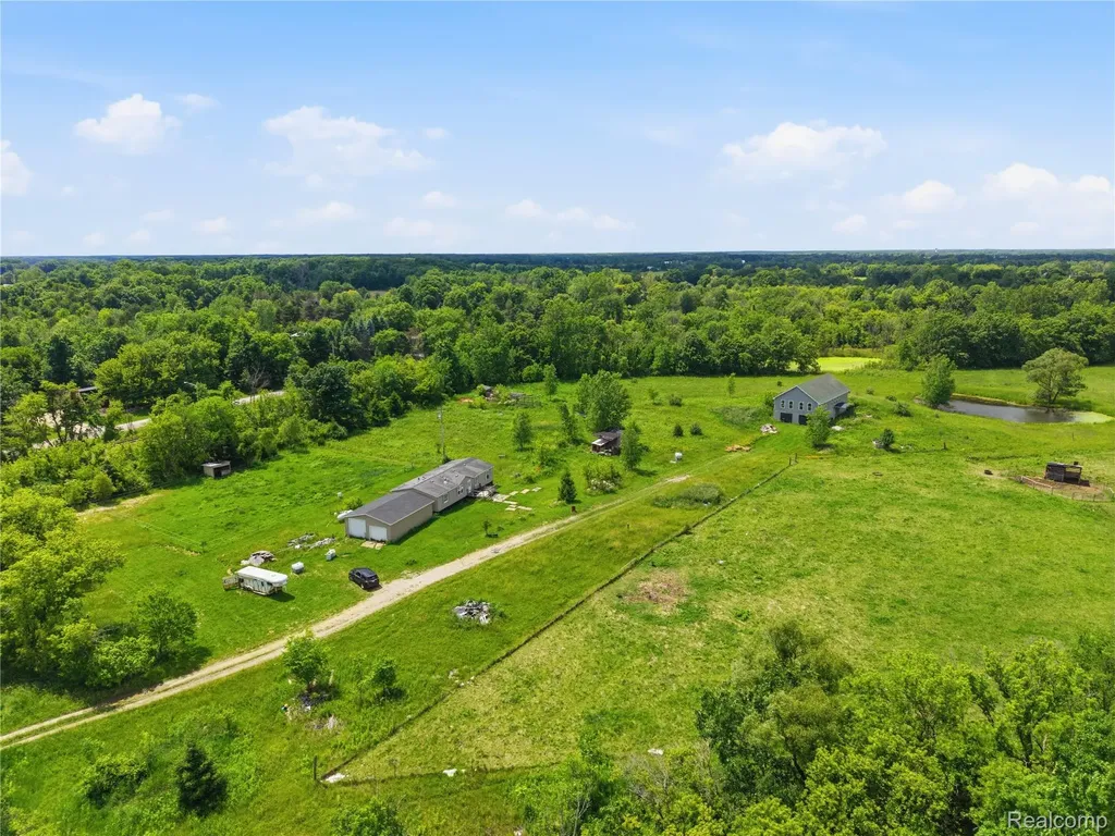 12229 Baldwin Road Gaines Township MI 48436
