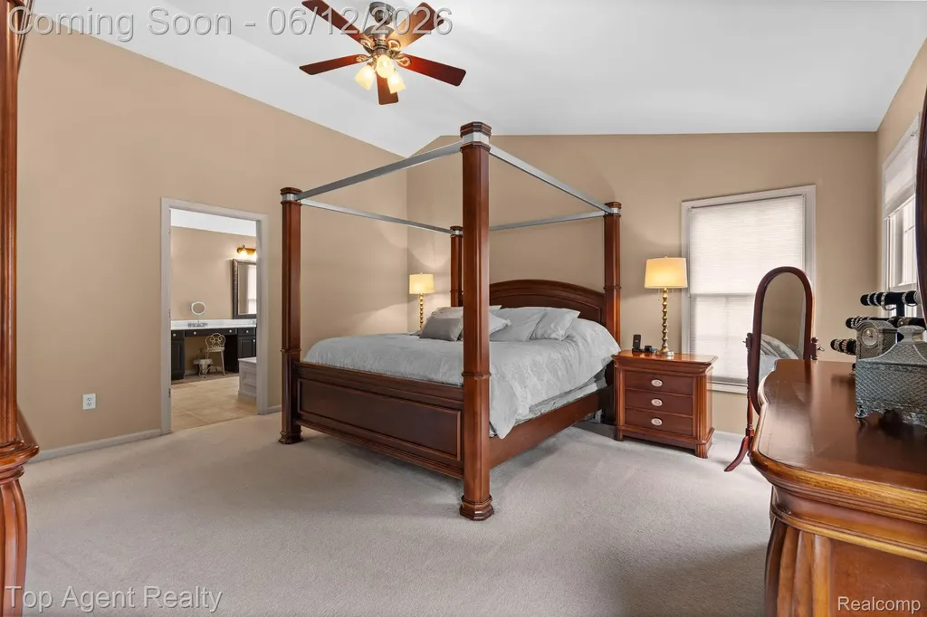 1570 Sugar Maple Way West Bloomfield Charter Township MI 48324