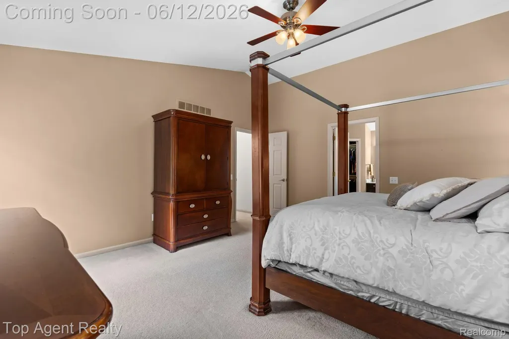 1570 Sugar Maple Way West Bloomfield Charter Township MI 48324