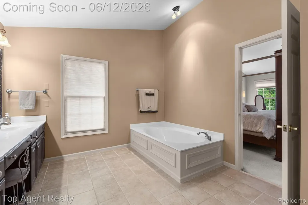1570 Sugar Maple Way West Bloomfield Charter Township MI 48324