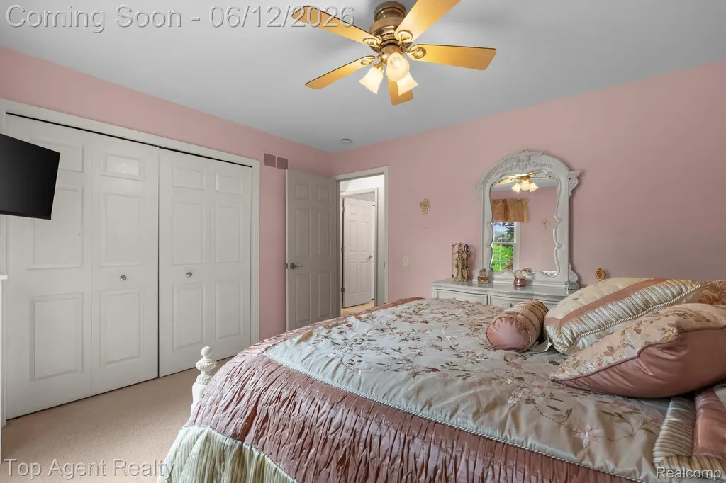 1570 Sugar Maple Way West Bloomfield Charter Township MI 48324