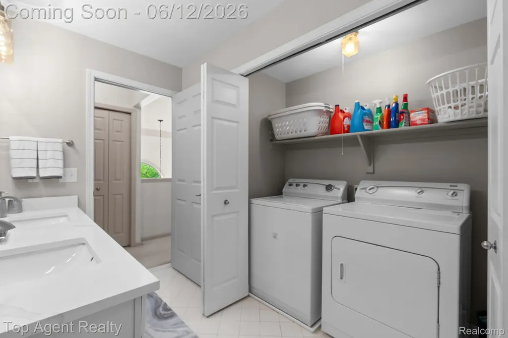 1570 Sugar Maple Way West Bloomfield Charter Township MI 48324