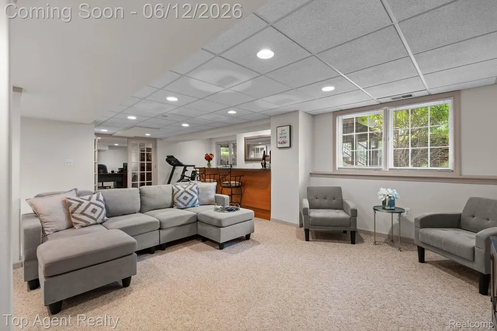 1570 Sugar Maple Way West Bloomfield Charter Township MI 48324