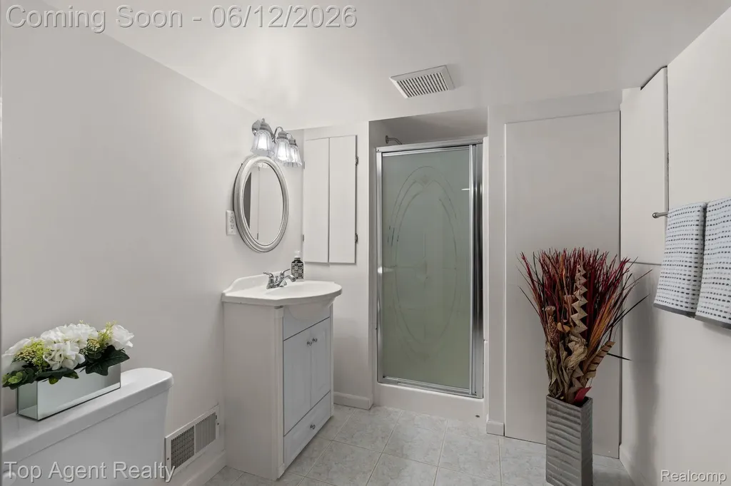 1570 Sugar Maple Way West Bloomfield Charter Township MI 48324