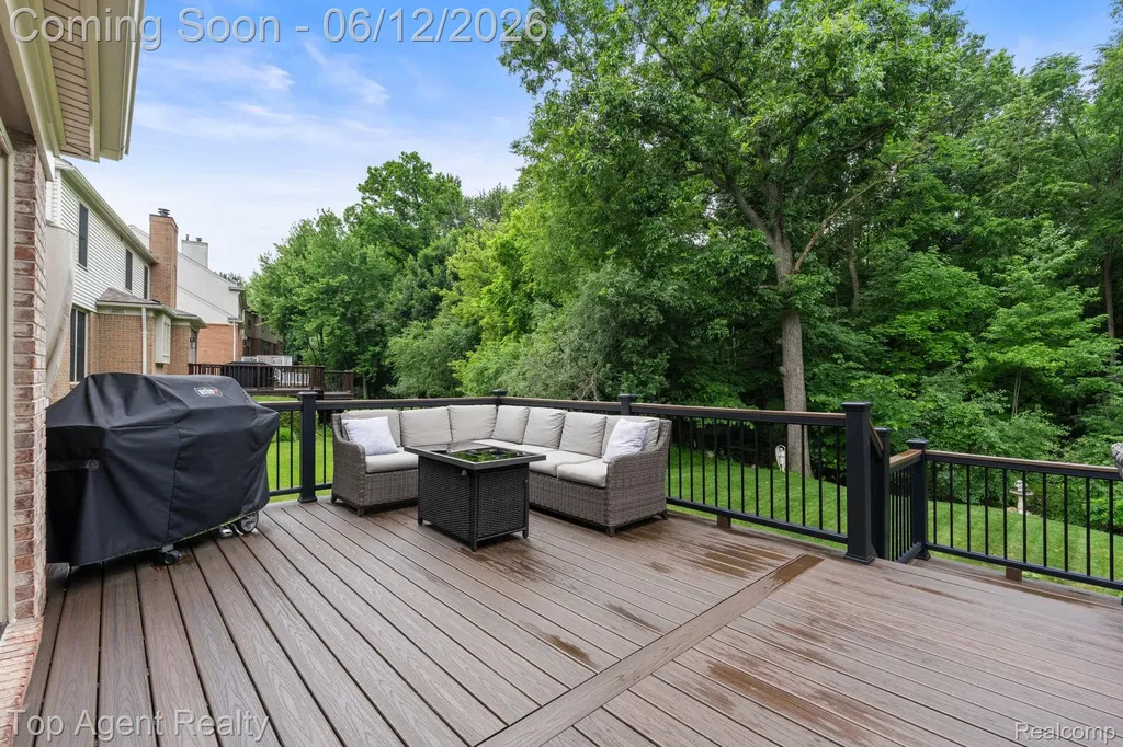 1570 Sugar Maple Way West Bloomfield Charter Township MI 48324