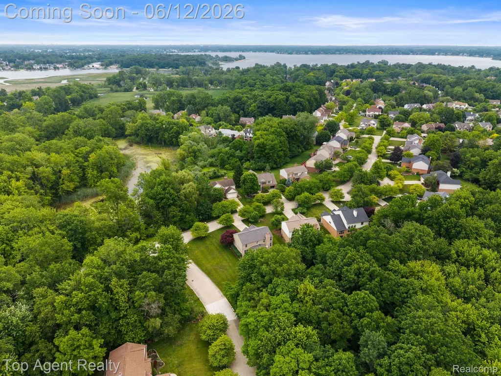 1570 Sugar Maple Way West Bloomfield Charter Township MI 48324