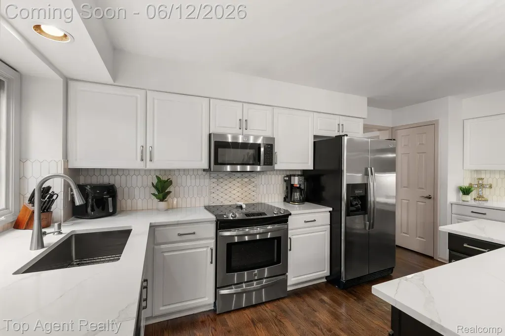 1570 Sugar Maple Way West Bloomfield Charter Township MI 48324