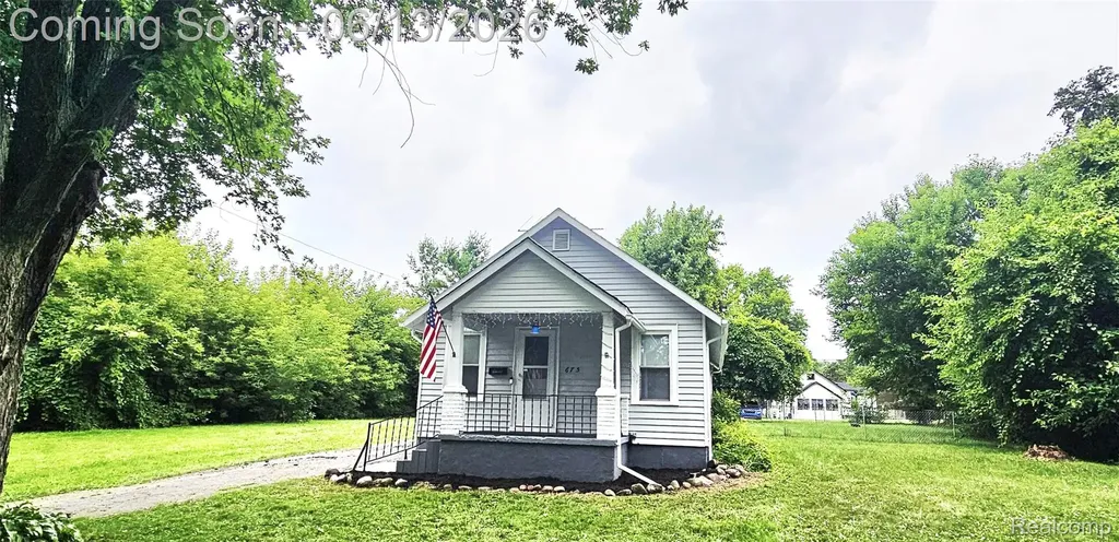 675 E Beverly Avenue Pontiac City MI 48340