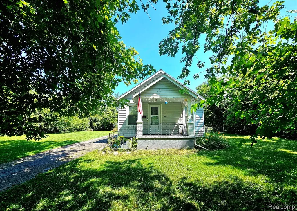 675 E Beverly Avenue Pontiac City MI 48340