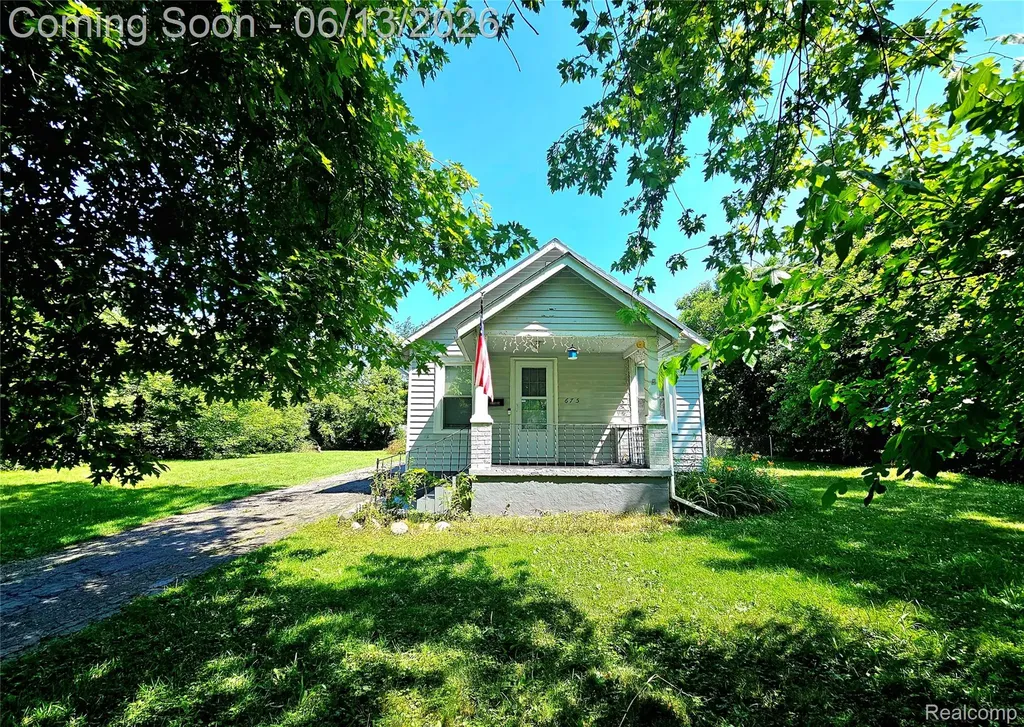 675 E Beverly Avenue Pontiac City MI 48340