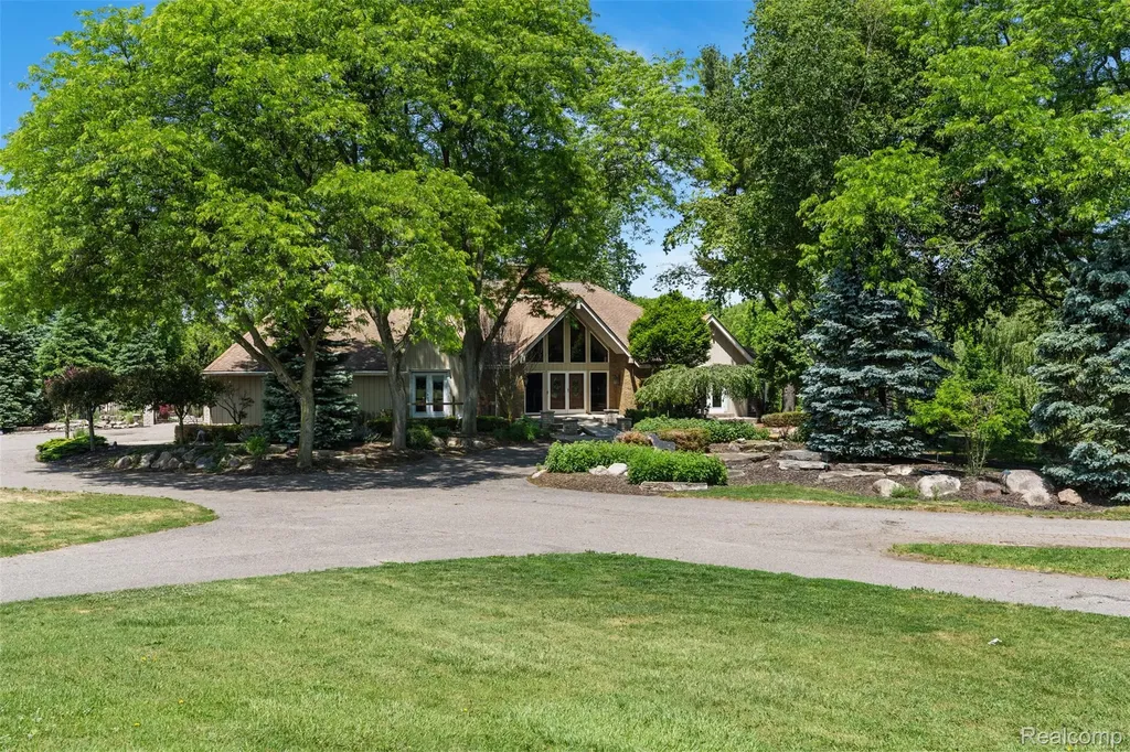 47915 6 Mile Road Northville Township MI 48168