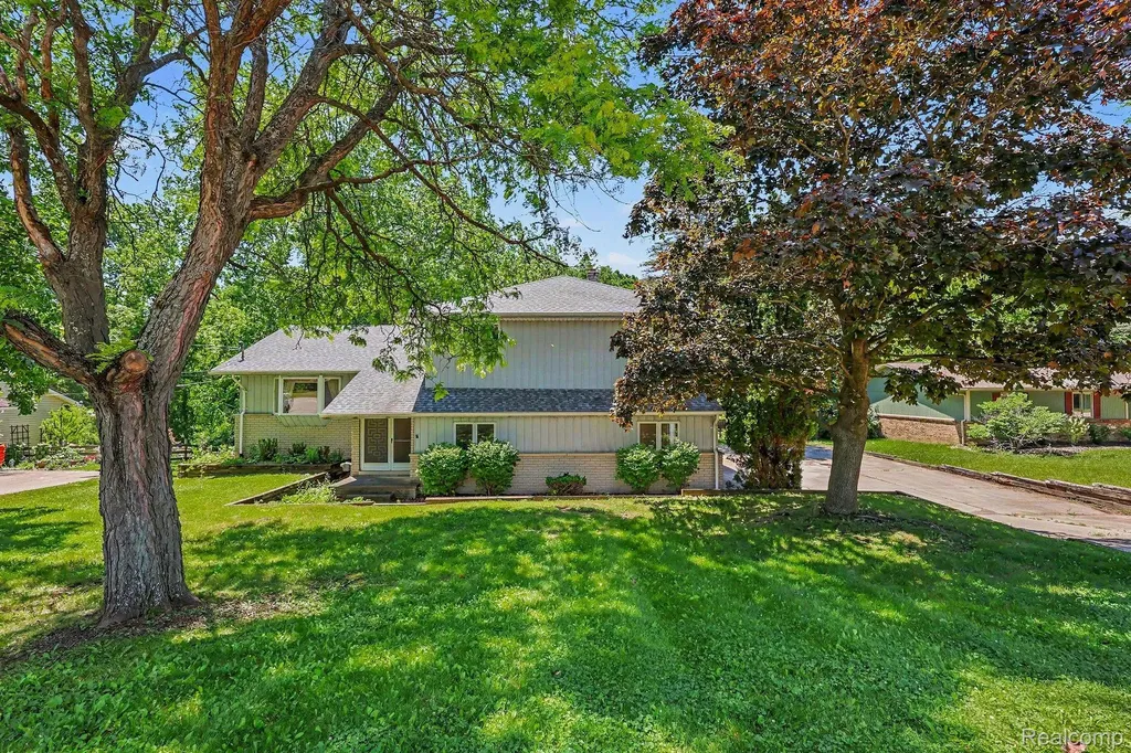 1457 W Avon Road Rochester Hills City MI 48309