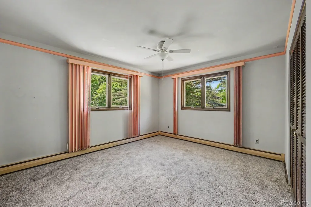 1457 W Avon Road Rochester Hills City MI 48309