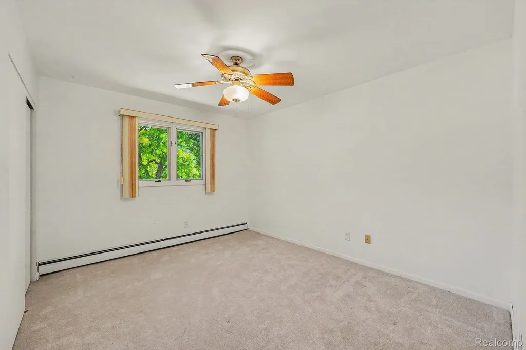 1457 W Avon Road Rochester Hills City MI 48309