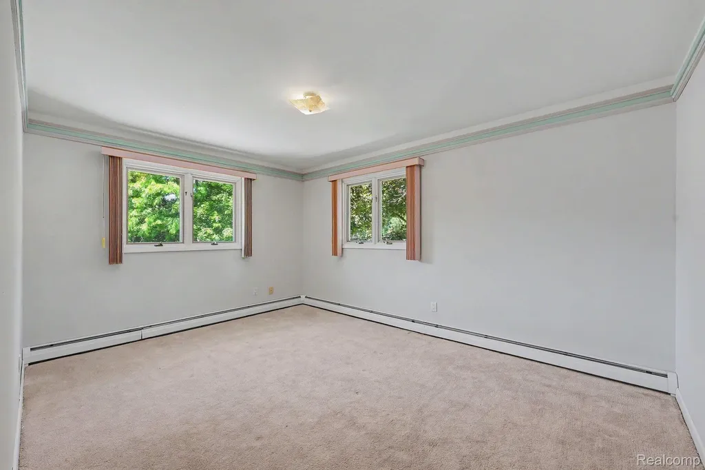 1457 W Avon Road Rochester Hills City MI 48309