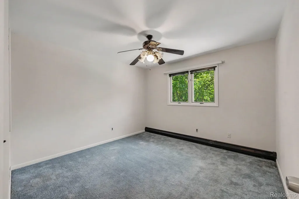 1457 W Avon Road Rochester Hills City MI 48309