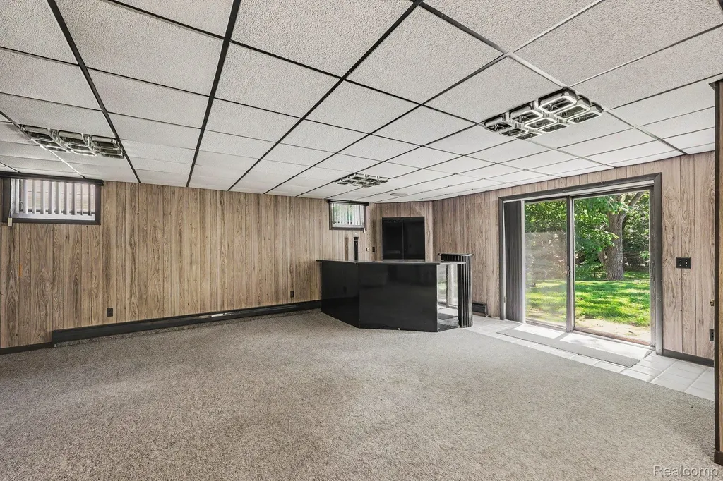1457 W Avon Road Rochester Hills City MI 48309