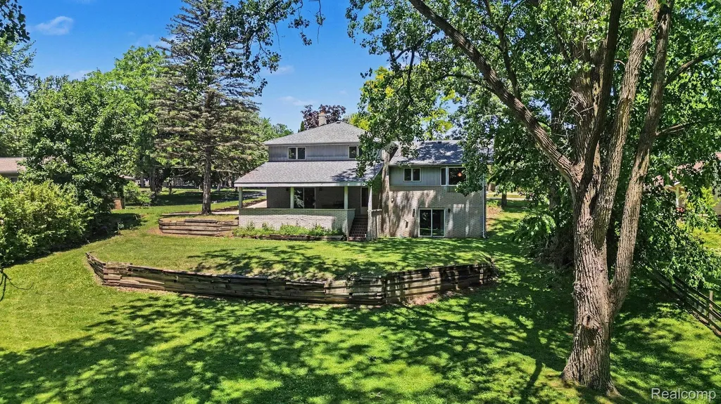 1457 W Avon Road Rochester Hills City MI 48309
