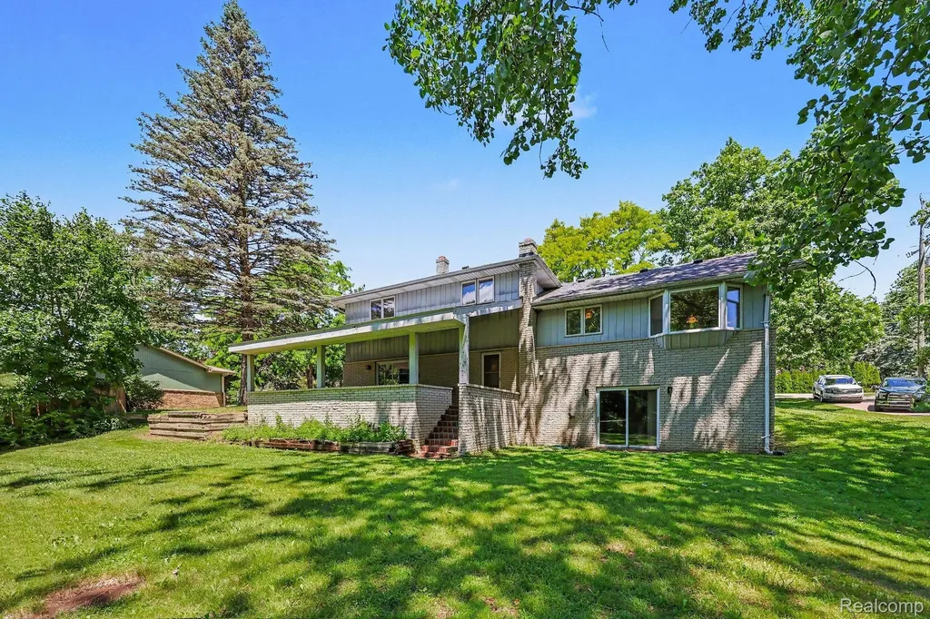 1457 W Avon Road Rochester Hills City MI 48309