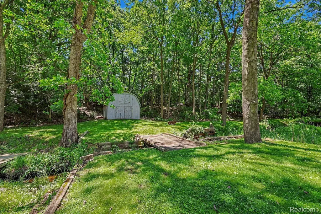 1457 W Avon Road Rochester Hills City MI 48309