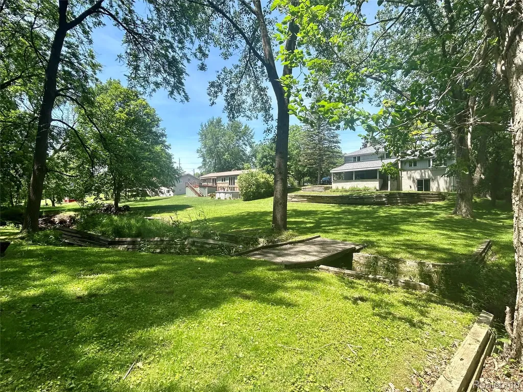 1457 W Avon Road Rochester Hills City MI 48309