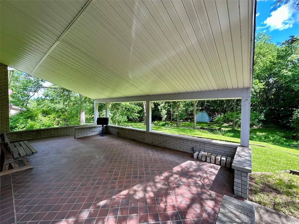 1457 W Avon Road Rochester Hills City MI 48309