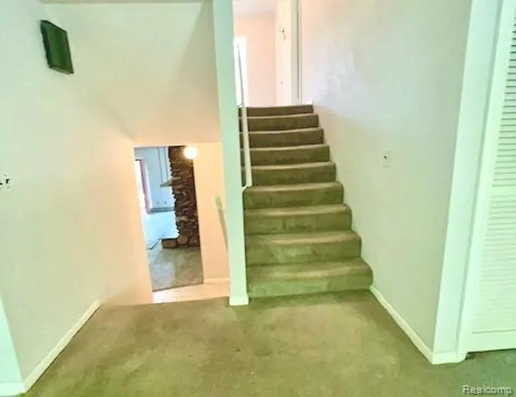 1457 W Avon Road Rochester Hills City MI 48309