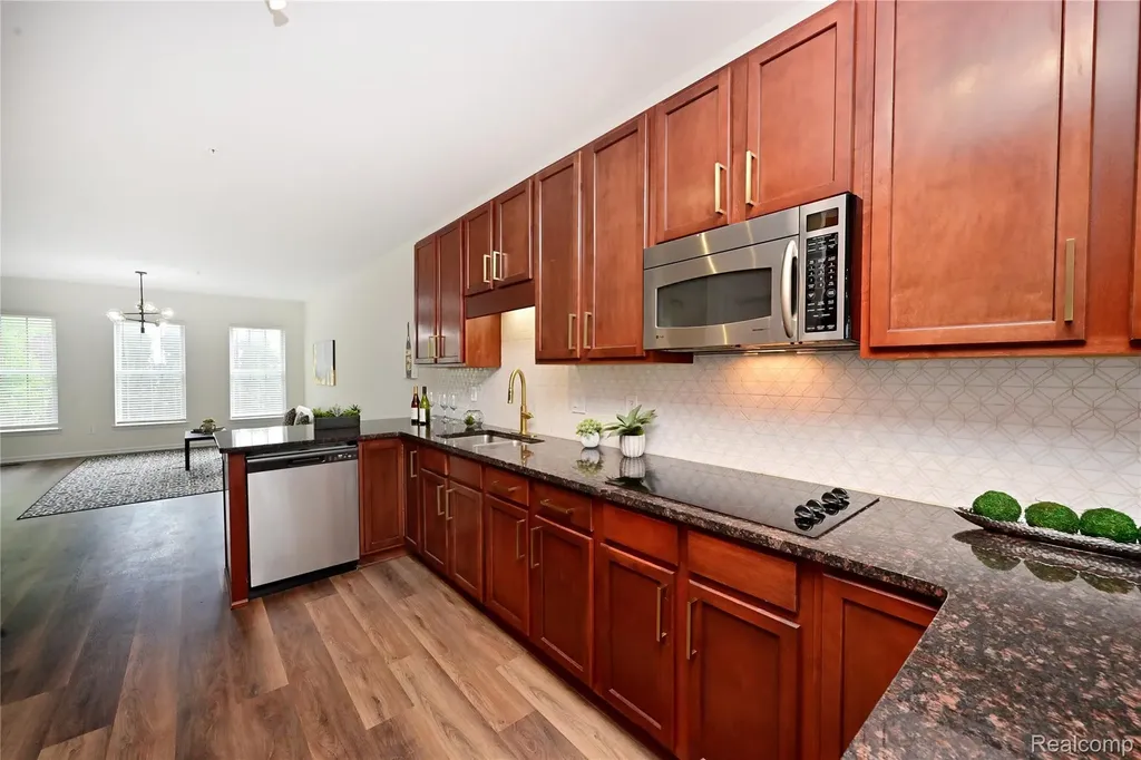 548 Graten Street Birmingham City MI 48009