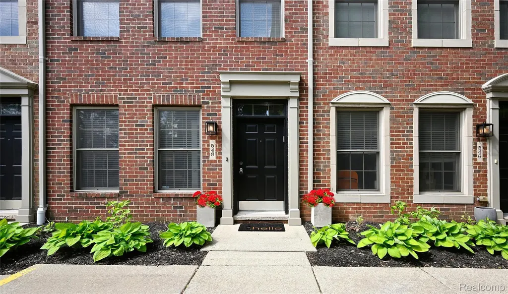 548 Graten Street Birmingham City MI 48009