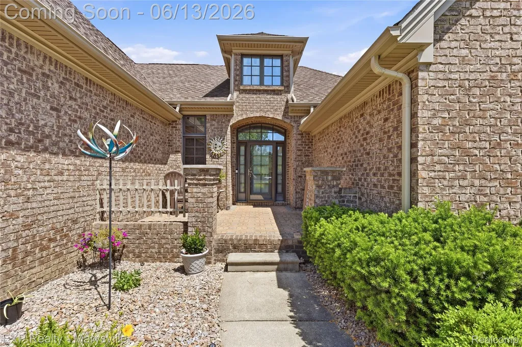 53146 Michael Drive Chesterfield Township MI 48047