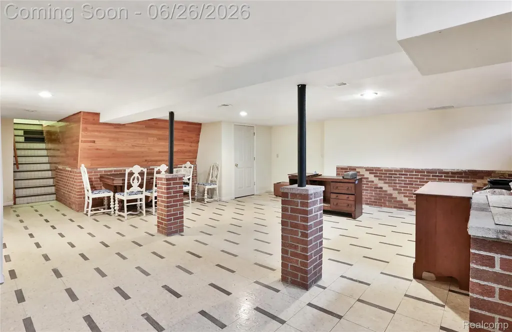 14628 Yale Street Livonia City MI 48154