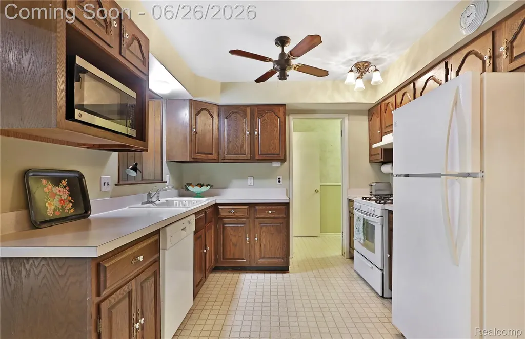 14628 Yale Street Livonia City MI 48154