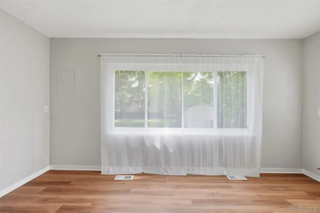 15334 Evergreen Avenue Eastpointe City MI 48021