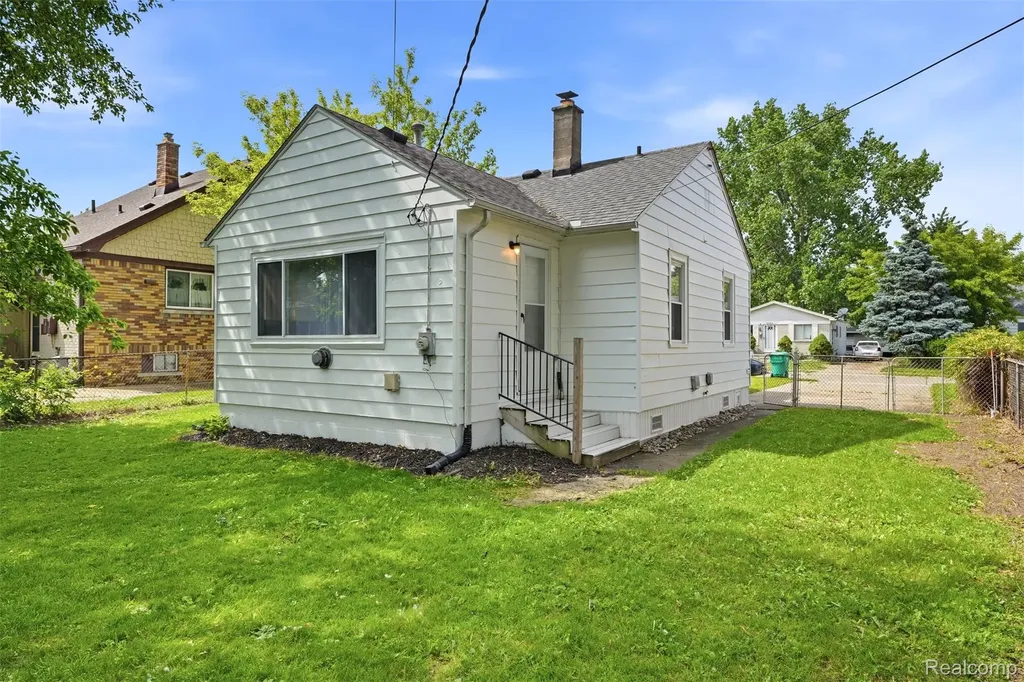 15334 Evergreen Avenue Eastpointe City MI 48021
