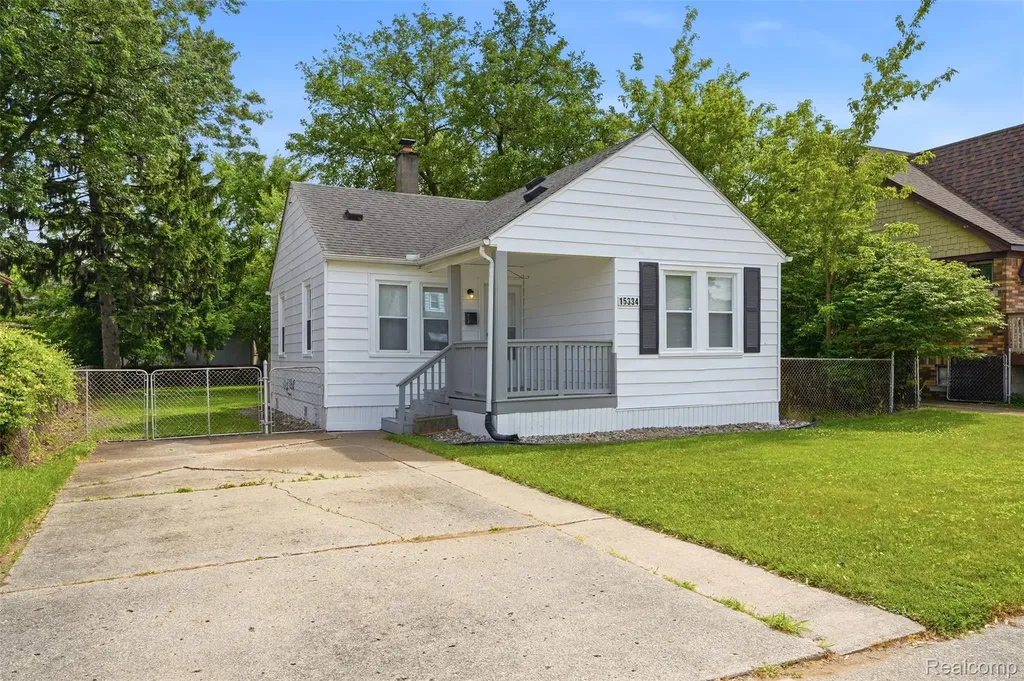 15334 Evergreen Avenue Eastpointe City MI 48021
