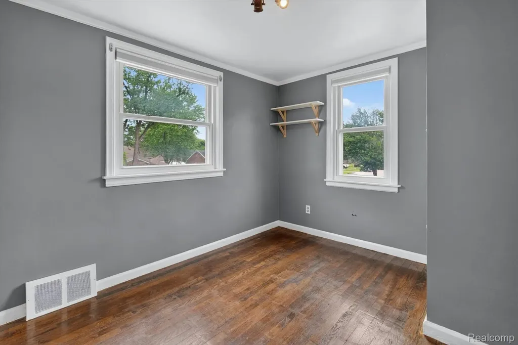 15006 Philomene Boulevard Allen Park City MI 48101