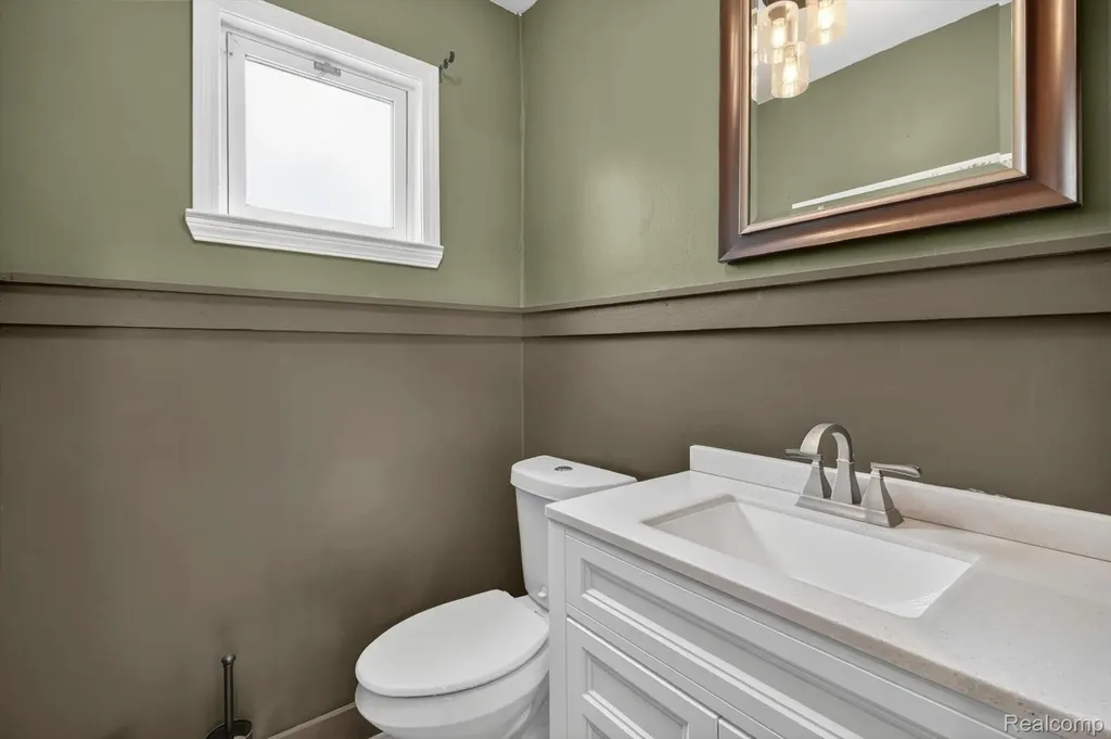 15006 Philomene Boulevard Allen Park City MI 48101