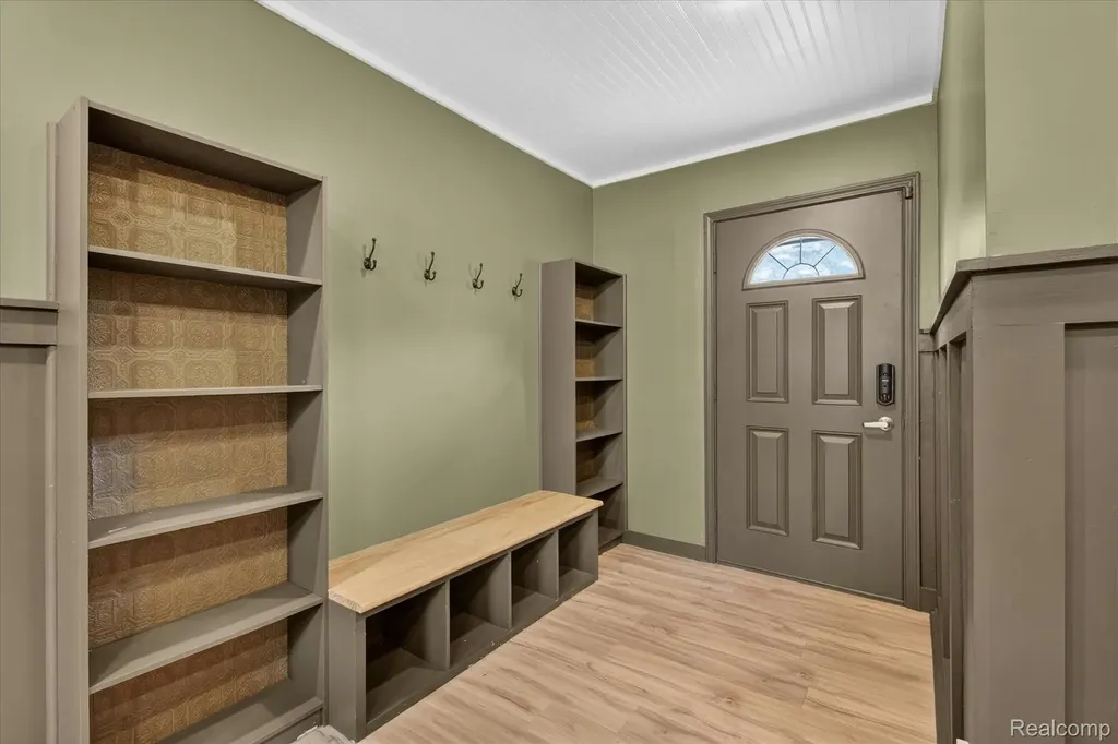 15006 Philomene Boulevard Allen Park City MI 48101