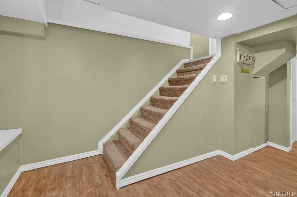 15006 Philomene Boulevard Allen Park City MI 48101