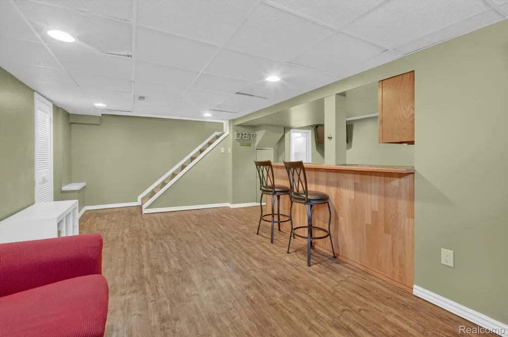 15006 Philomene Boulevard Allen Park City MI 48101