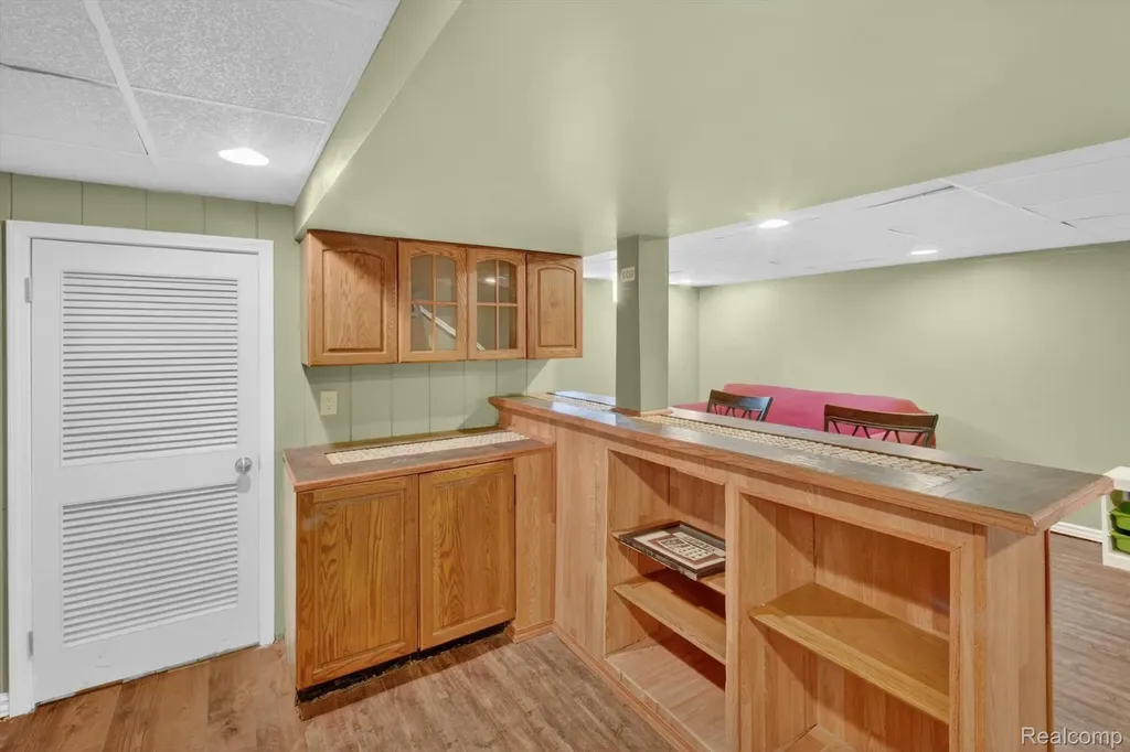 15006 Philomene Boulevard Allen Park City MI 48101